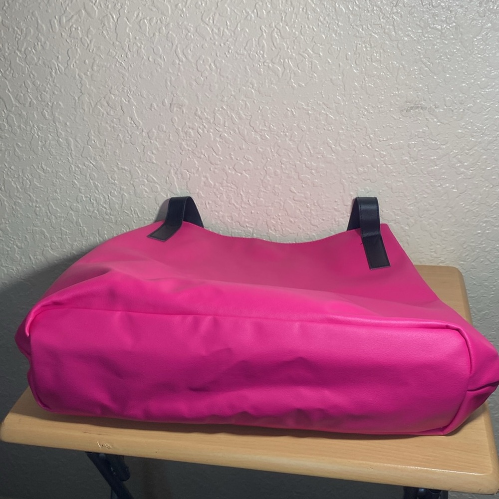 This bag contains magic faux leather tote bag - Picture 6 of 10